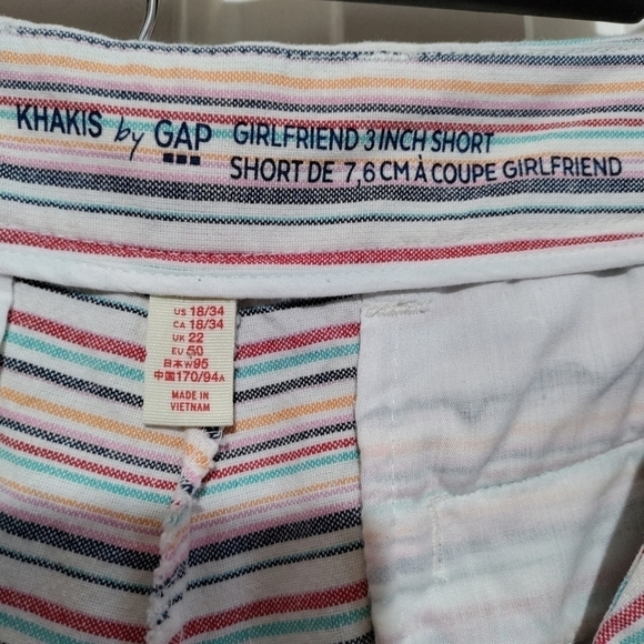 Khakis by Gap girlfriend shorts size 18 with pockets - Picture 4 of 4